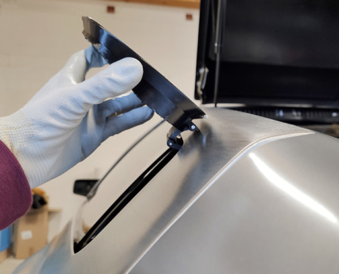 143156_manufakturmarton_ladedose_blog Test des Ladedosenscharniers am DeLorean