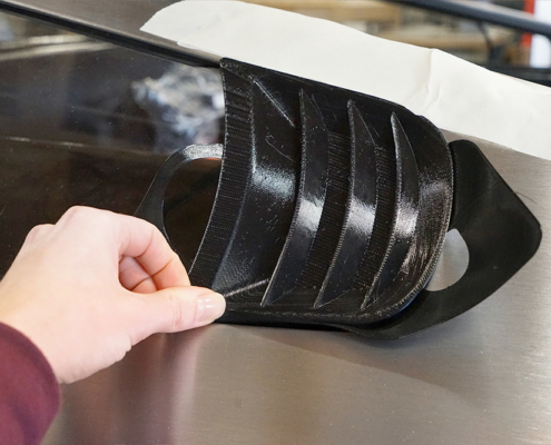 DSC04646_manufakturmarton_ladedose_blog 3D-Druck Prototyp der Ladedosenklappe wird am Delorean getestet