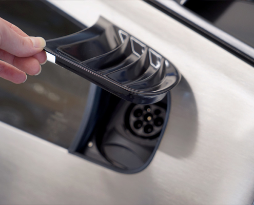 DSC05827_manufakturmarton_ladedose_blog Finale lackierte Ausführung des Ladedosendeckels für den Delorean