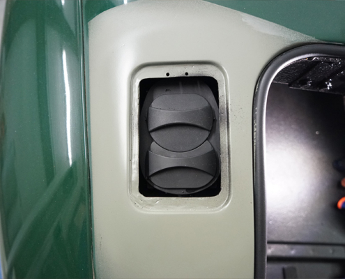 DSC09756_manufakturmarton_ladedose_blog Ansicht auf Ladedose im noch nicht fertig lackiertem Jaguar XK150